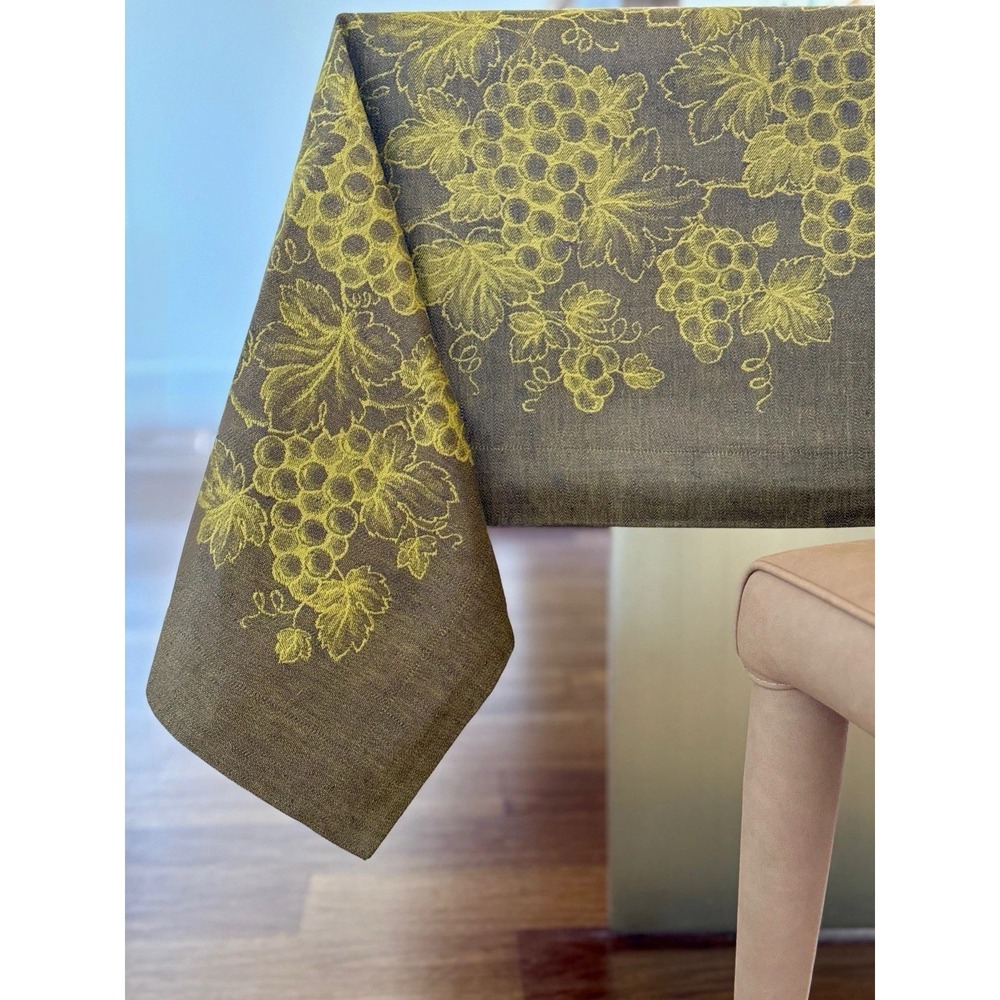 Williams Sonoma Grape Jacquard Square Tablecloth 70x108"‎ NIP Rare HTF B31 - Picture 6 of 9